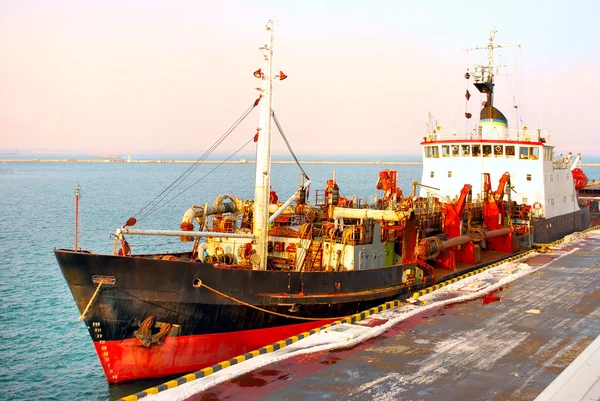 Корабель Гавані Тлі Моря — стокове фото