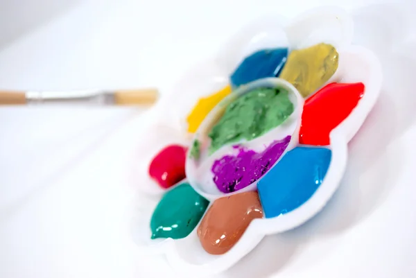 Werkzeuge Des Jungen Malers Auf Weißem Hintergrund Gebrauchsfertig — Stockfoto