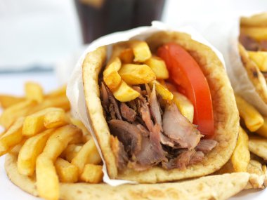 Yunan yemeği gyros