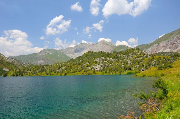 Сари Chelek озеро — стокове фото