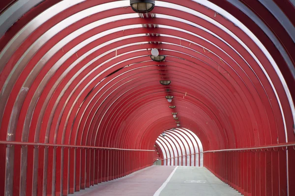 Rode tunnel wandelpad — Stockfoto