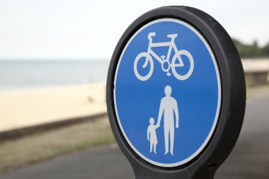 pesdestrian ve bisiklet lane işareti