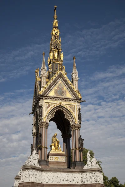 런던 하이드 파크에 있는 앨버트 기념관 — 스톡 사진