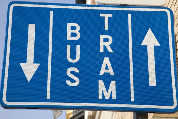 Przystanek autobusowy i tramwajowy znak lane — Zdjęcie stockowe