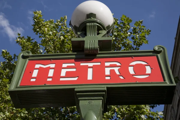 Segno della stazione della metropolitana a Parigi — Foto Stock