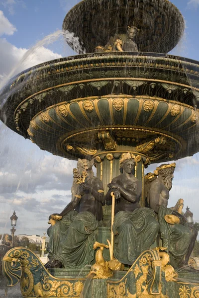 Fonte na Praça Place de la Concorde, Paris — Fotografia de Stock