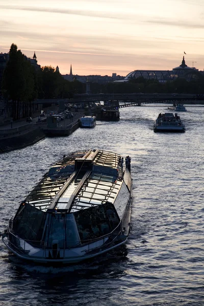 Floden seine, paris — Stockfoto
