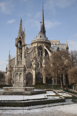 paris, Fransa, kışın karda Notre dame katedral kilise