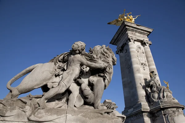 Ingresso al ponte Alexandre III, Parigi — Foto Stock