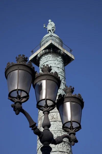 在旺多姆列置于法国巴黎旺多姆广场 — 图库照片
