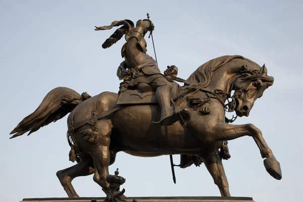 Пам'ятник Мануель Філіберто St Carlo площі в Турині — стокове фото