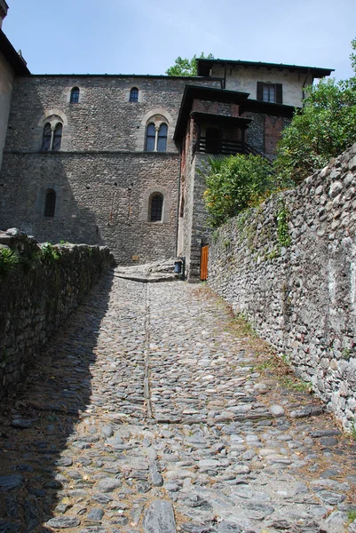 Castello visconteo 在洛迦诺，走的路 — 图库照片