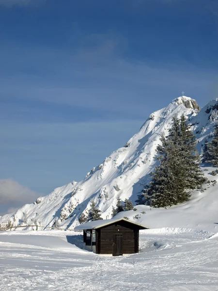 Bouda v Alpách v Německu — Stock fotografie