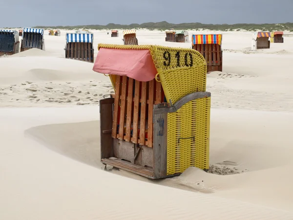 Cadeiras de praia na ilha de amrum — Fotografia de Stock