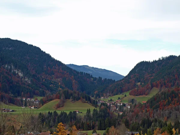 Βουνά Κοντά Στην Πόλη Του Oberstdorf Στη Γερμανία — Φωτογραφία Αρχείου