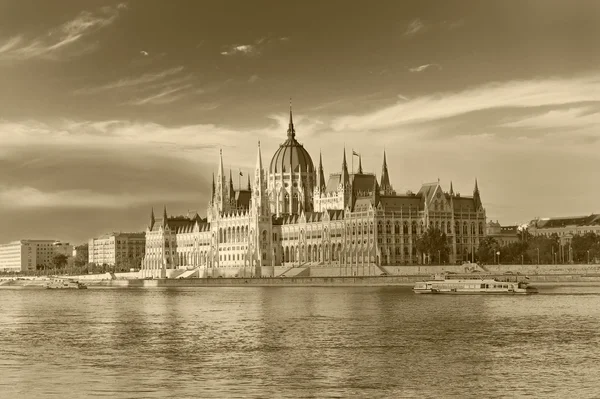 Будинок парламенту в Будапешті — стокове фото