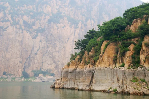 Jezioro yansaj. Chiny — Zdjęcie stockowe