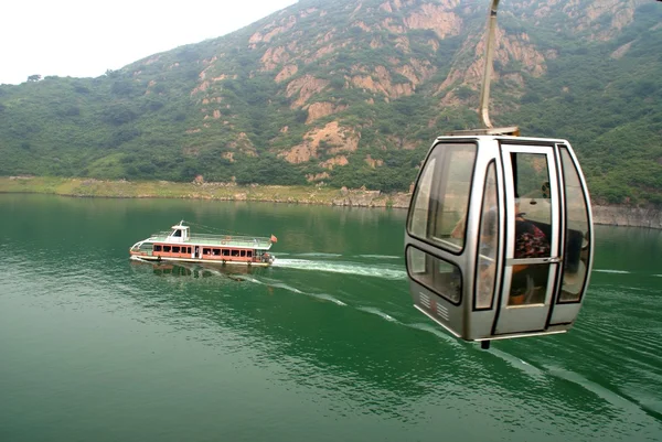 Λίμνη yansaj στην Κίνα, τελεφερίκ — Φωτογραφία Αρχείου