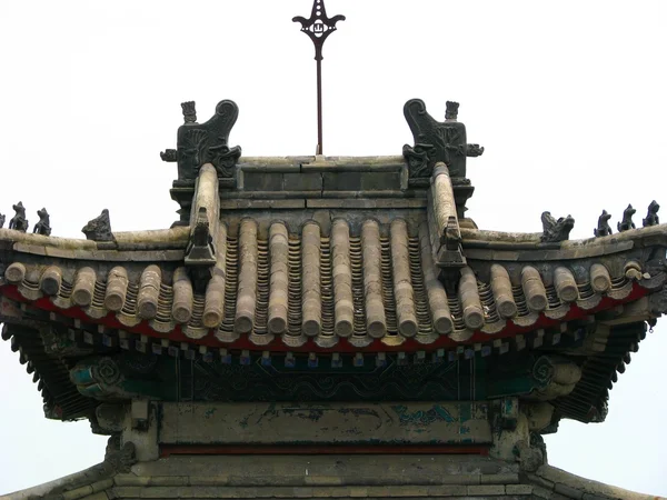 Edifício do templo chinês Fotos De Bancos De Imagens