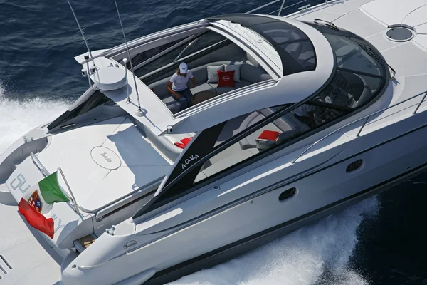 Italia, Napoli, Aqua 54 'yacht di lusso, vista aerea — Foto Stock