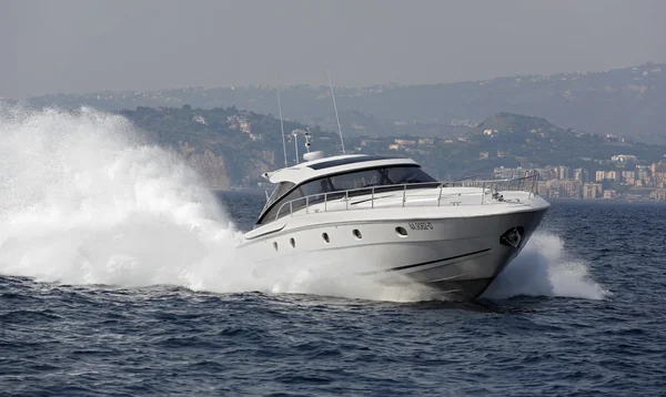 Italia, Napoli, Aqua 54 'yacht di lusso — Foto Stock