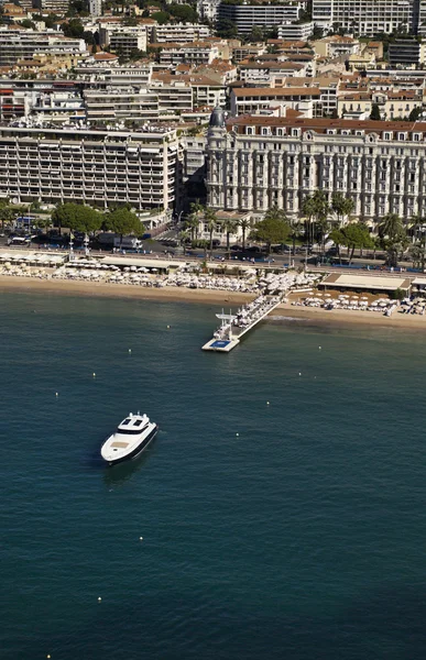 Francia, Cannes, vista aérea de la ciudad y la costa —  Fotos de Stock
