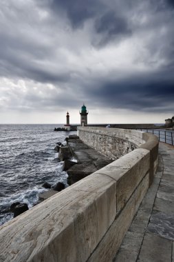 Fransa, Korsika, bastia, bağlantı noktası ışık ve port girişi görünümü