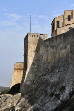 Fransa, Korsika, bonifacio, bağlantı noktası Weath eski savunma duvarlarının görünümü