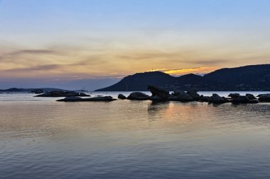 Fransa, Korsika, porto vecchio, porto vecchio harbor güneş doğarken görüntüleyin.