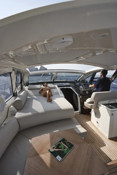 France, Corsica, luxury yacht, Azimut Atlantis 50, dinette and driving con — Stock Photo, Image