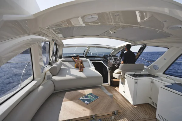 France, Corsica, luxury yacht, Azimut Atlantis 50, dinette — Stock Photo, Image