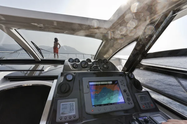 Francia, Córcega, navegando por la costa rocosa cerca de Bonifacio —  Fotos de Stock