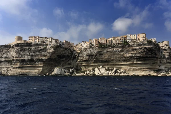 França, Córsega, Bonifácio, costa rochosa à entrada do porto — Fotografia de Stock