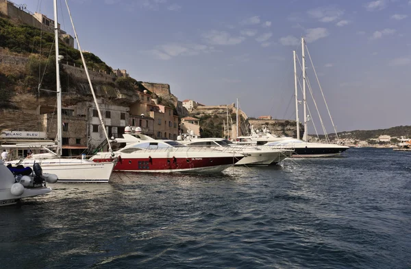 Frankrijk, corsica, bonifacio, uitzicht op de haven — Stockfoto