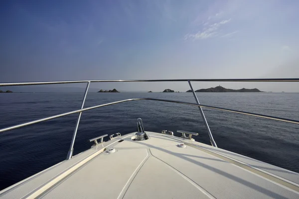 Franciaország: Korzika, girolata marine nemzeti park, luxus yacht — Stock Fotó