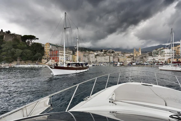 Francia, Corsica, Bastia, veduta del porto e della città — Foto Stock