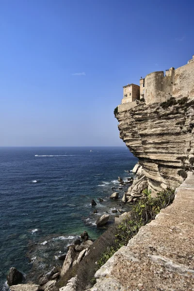 法国、 科西嘉，博尼法西奥，查看的博尼法西奥多岩石海岸 — 图库照片