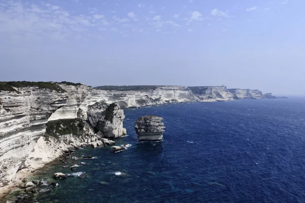 France, Corse, Bonifacio, vue sur la côte rocheuse de Bonifacio — Photo