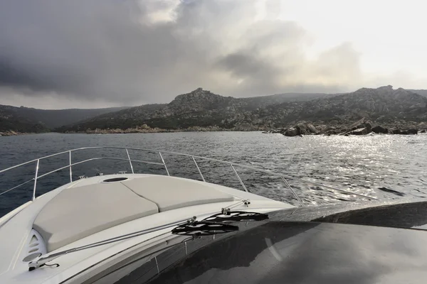 Francie, Korsika, pohled na severu východního pobřeží od moře — Stock fotografie