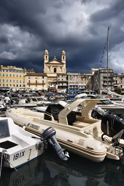 Francie, Korsika, bastia, pohled na přístav a město — Stock fotografie