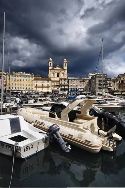 フランス、コルシカ島、バスティア港と町の眺め — ストック写真