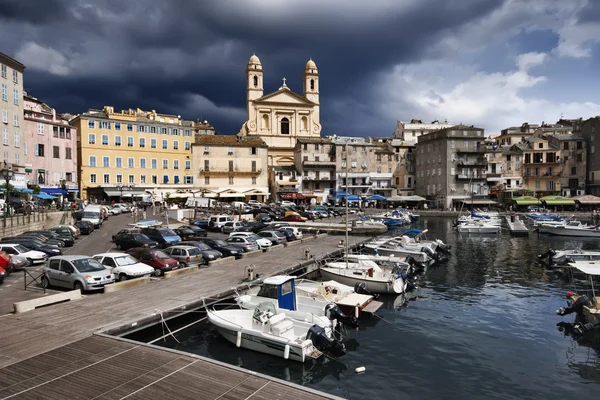 Francie, Korsika, bastia, pohled na přístav a město — Stock fotografie