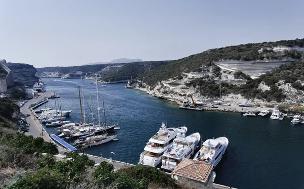 Francie, Korsika, bonifacio, pohled na přístav — Stock fotografie