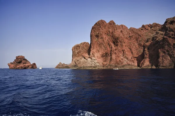Fransa, Korsika, girolata deniz milli park, kayalık sahil şeridi göster — Stok fotoğraf