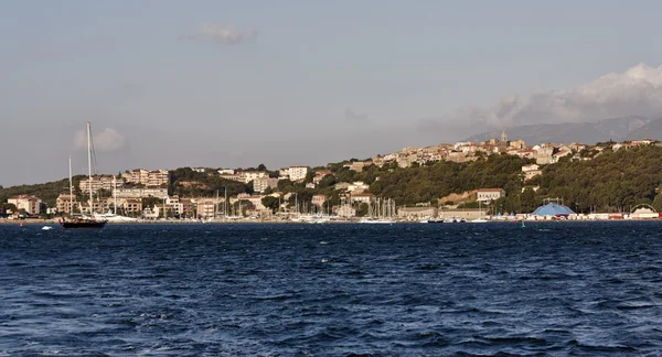 Frankreich, Korsika, porto vecchio, Blick auf die Stadt vom Meer aus — Stockfoto