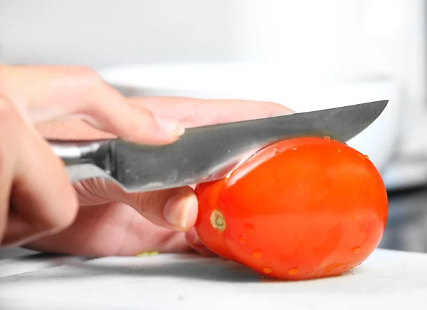 लाल टोमॅटो कापून — स्टॉक फोटो, इमेज