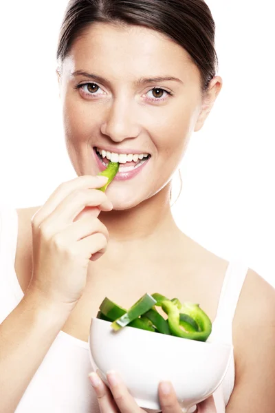 Comer pimenta verde — Fotografia de Stock