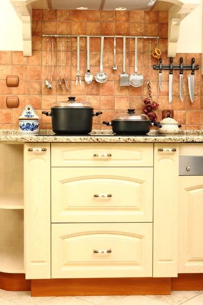 Een Afbeelding Van Een Mooie Heldere Moderne Keuken — Stockfoto