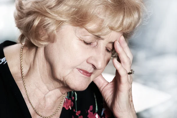 Portrait Senior Lady Having Headache Dark Background — Stock Photo, Image