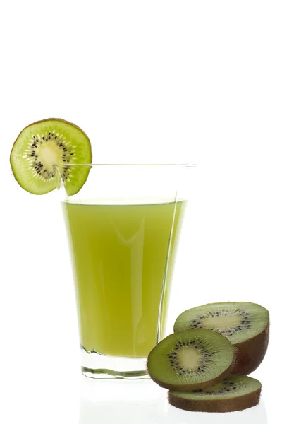 Glass of freshly squeeze kiwi fruit juice — Stock Photo, Image